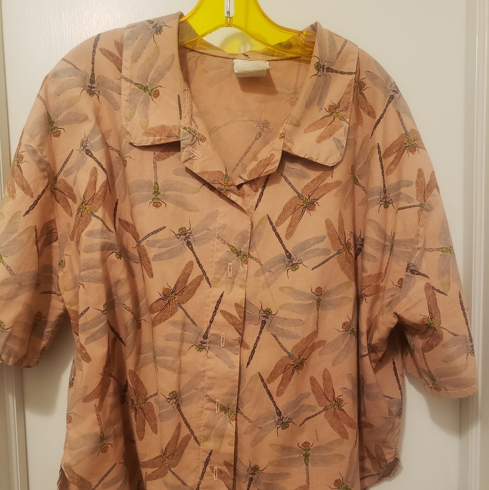 Women's button shirt